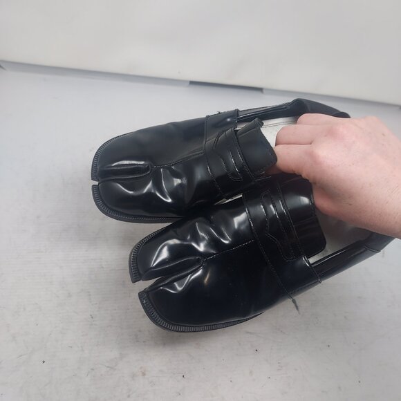 Maison Martin Margiela WOMENS Patent Black Split Toe Loafer - Picture 10 of 13
